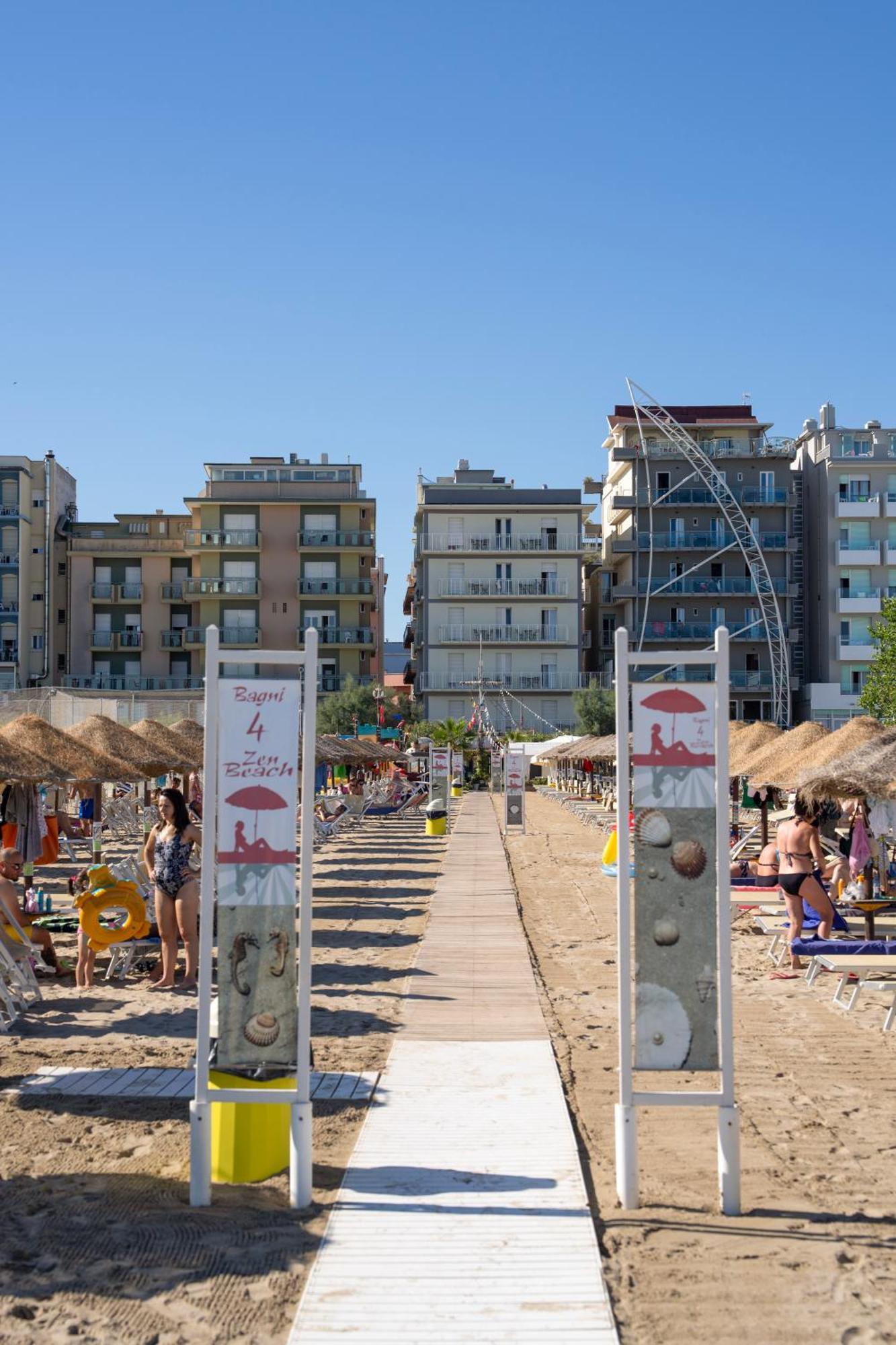 Hotel Thea Gabicce Mare Exterior photo