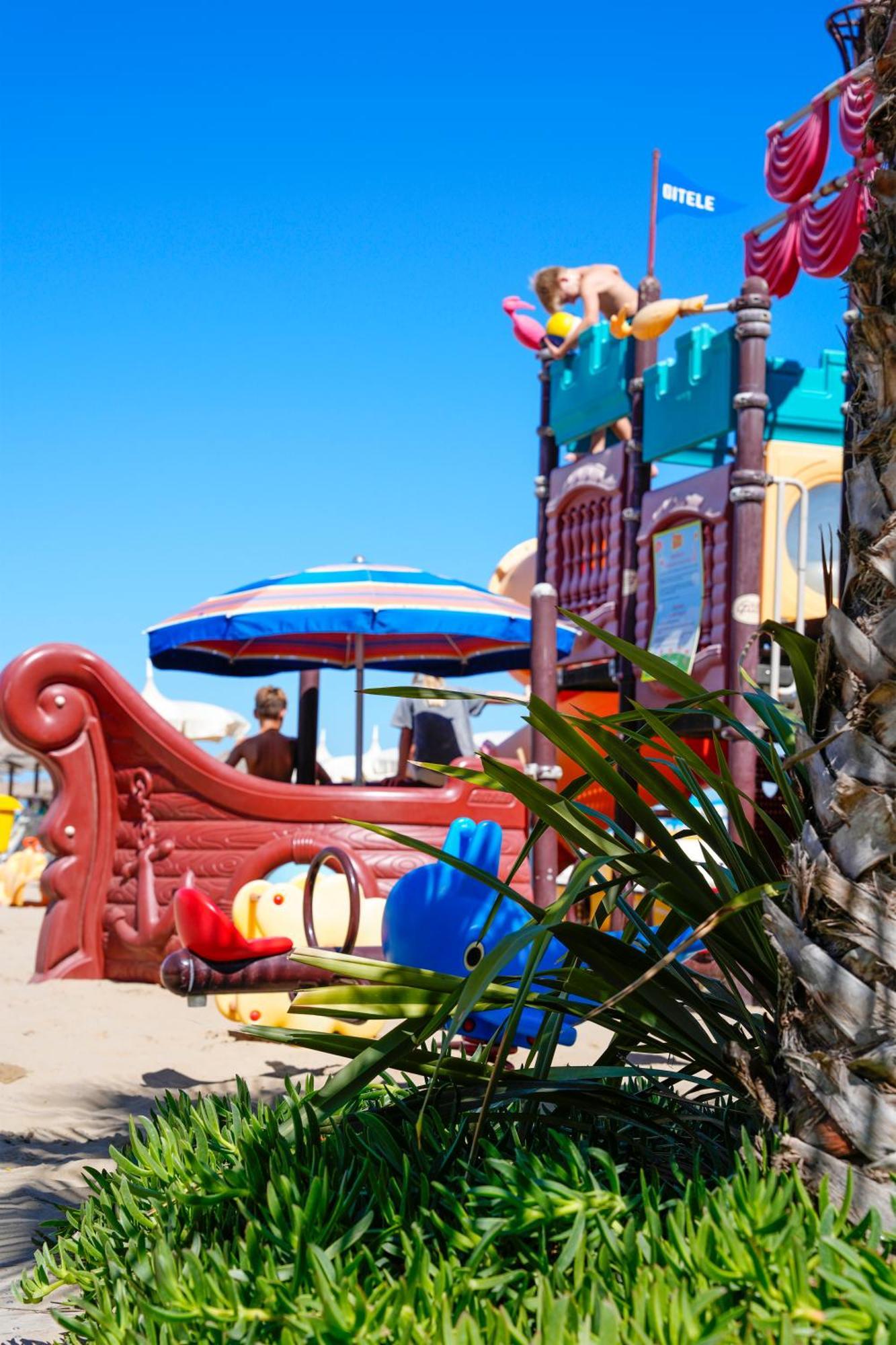 Hotel Thea Gabicce Mare Exterior photo